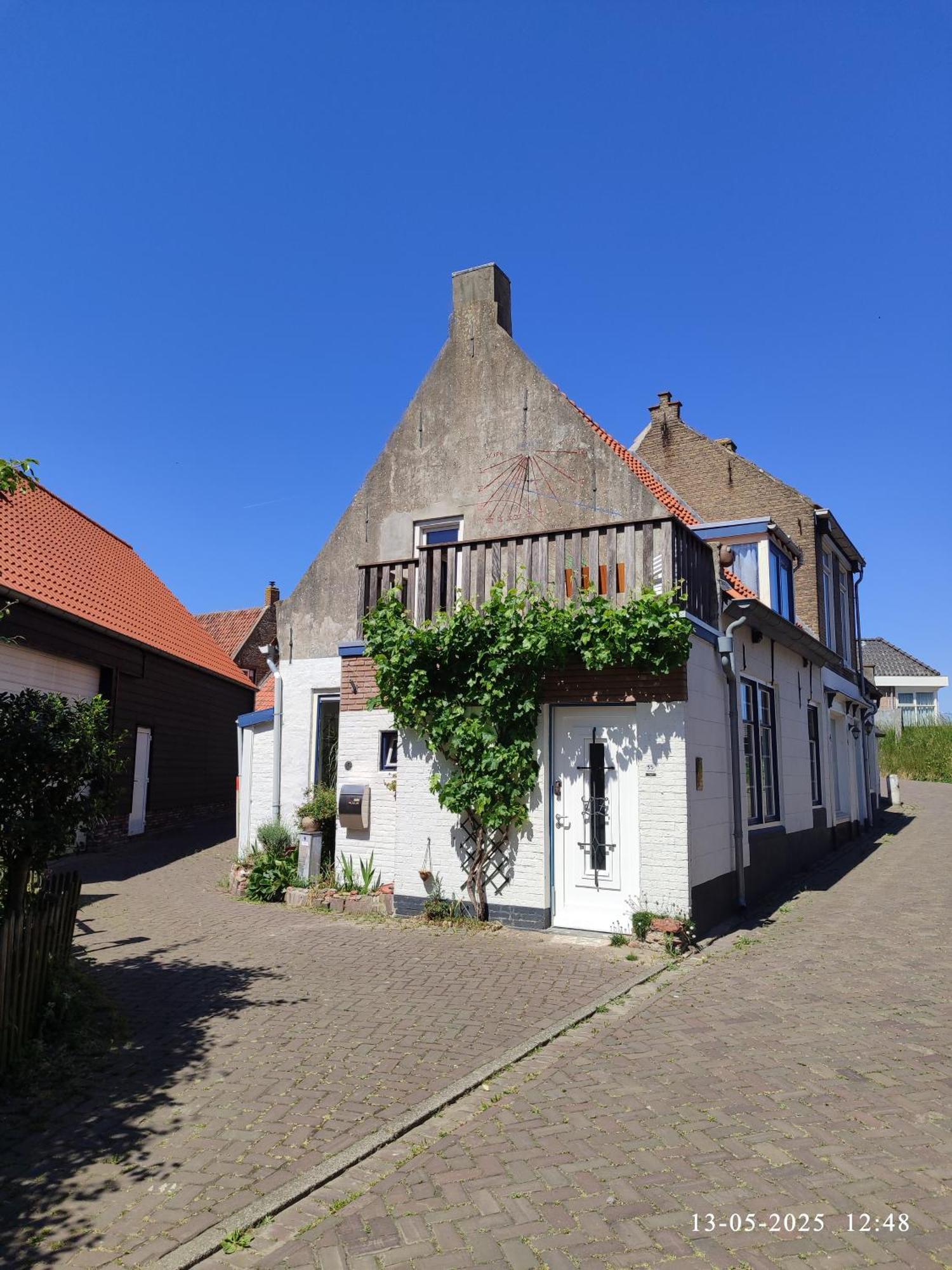 The Cosy Little House With The Sundial Villa Stavenisse Exterior photo